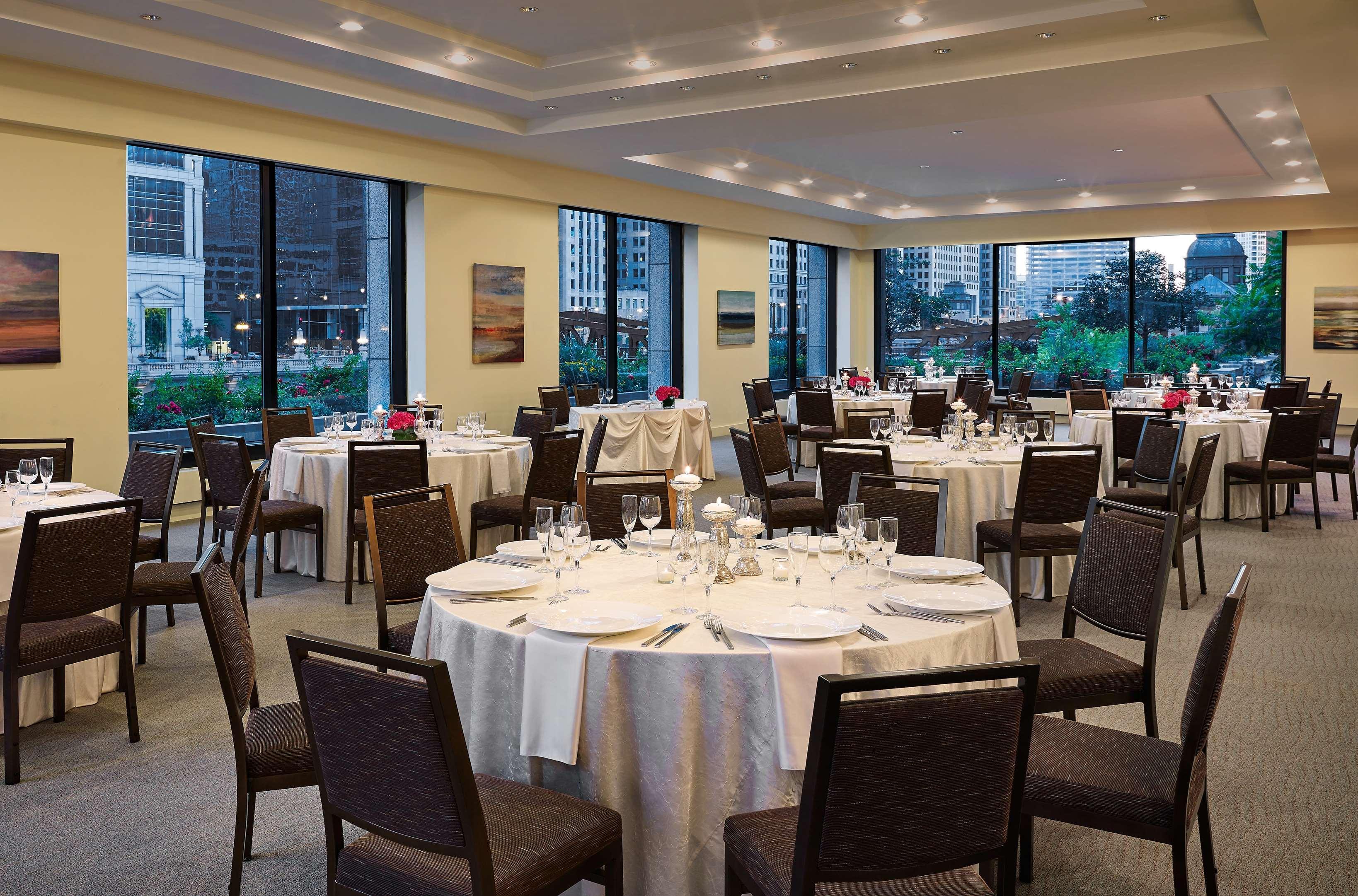 The Westin Chicago River North Экстерьер фото